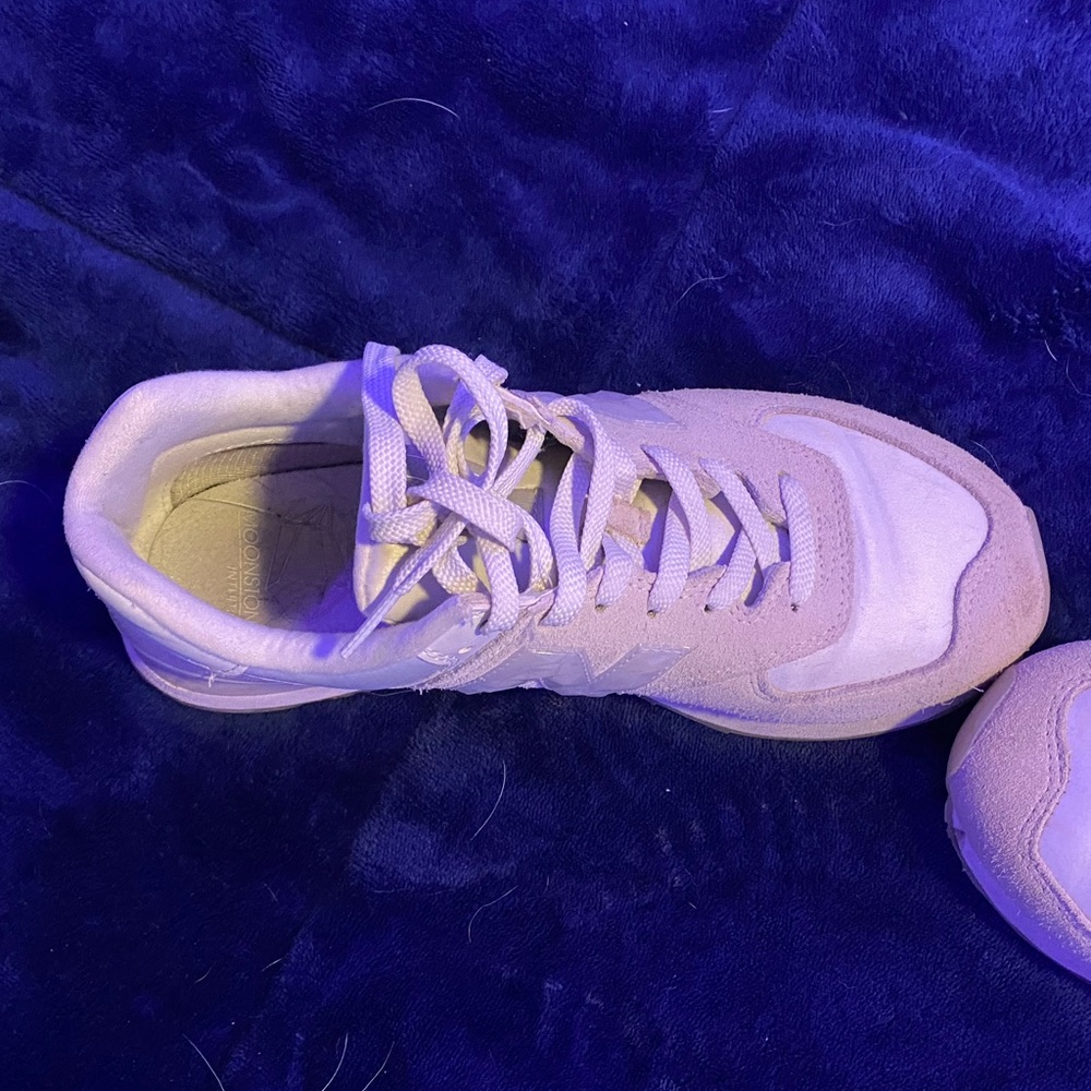 New Balance Tennis Shoes